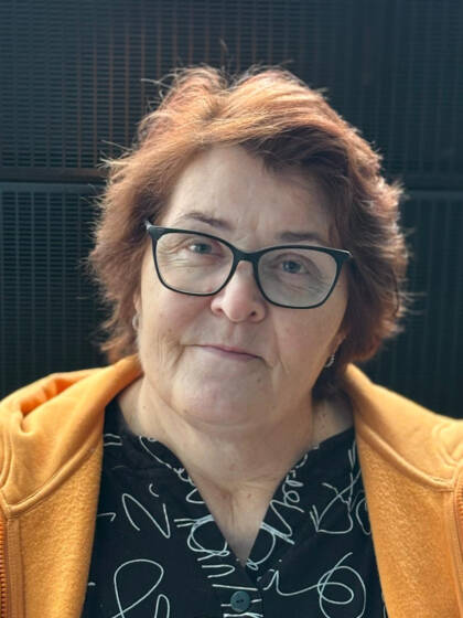 Henkilökuva seurakuntapuutarhurista.