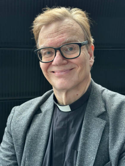 Henkilökuva kappalaisesta.