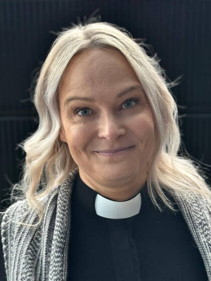 Henkilökuva seurakuntapastorista.