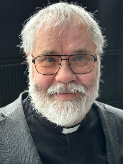 Henkilökuva seurakuntapastorista.