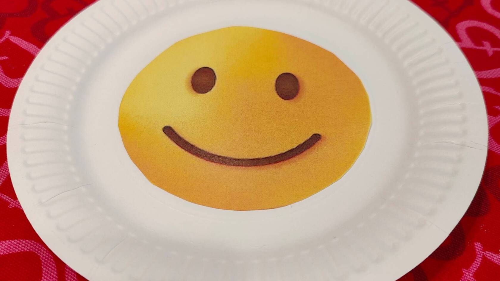 Hymilevä emoji