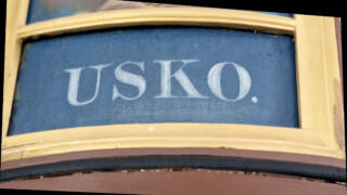 Palkki jossa lukee Usko